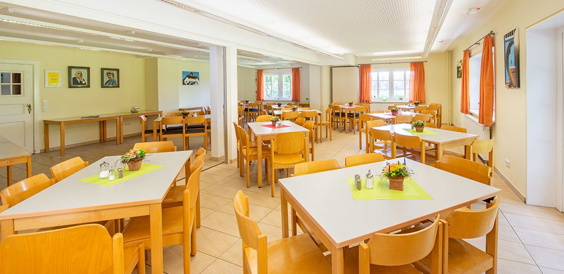 Ein Ausschnitt des Speisesaales des Jugendgästehaus Rothfos
